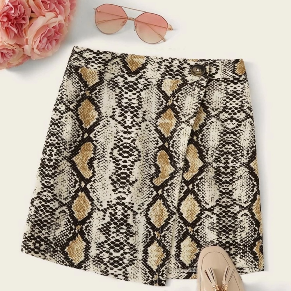 snakeskin pattern mini skirt